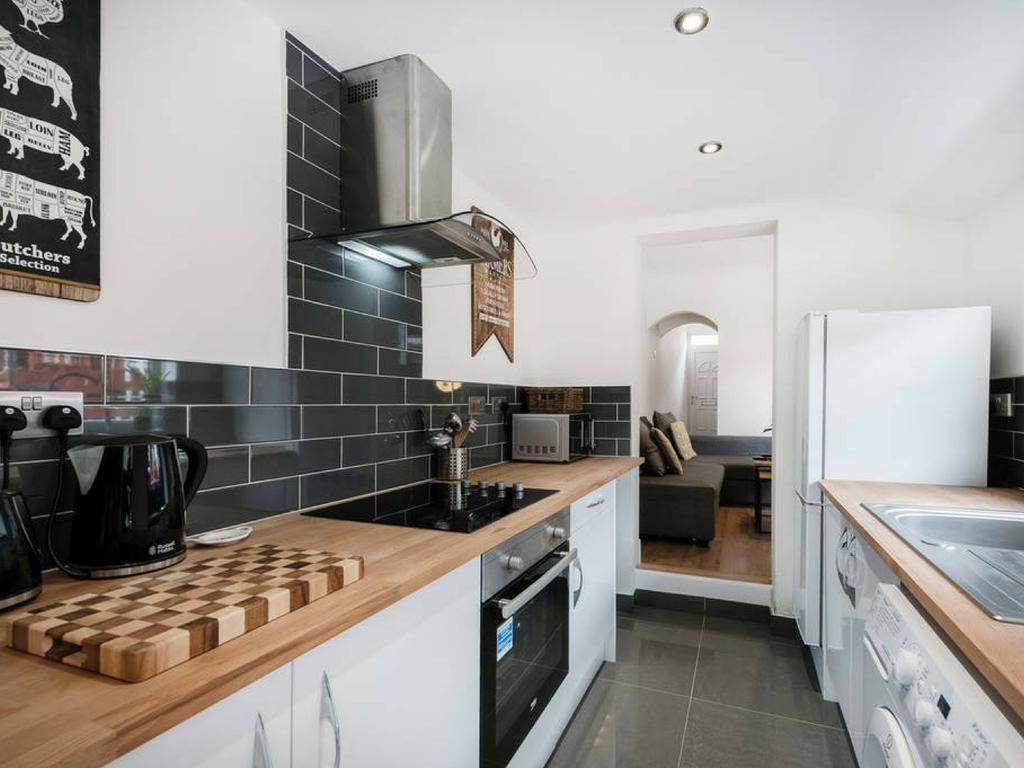 Cambridge House - Modern 2 Bedroom House, Close To Luton Airport & Town Centre Exterior foto